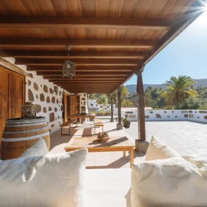 03__CASA_RURAL_LONGUERA_DE_TIRAJANA_1920_px_003-e425318a-1024x683